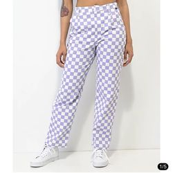  Vans Armanto II Purple & White Checkered Skate Pants women’s size 26 new!   Regular fit with straight leg. Item pictured is a size 26. 28" (71cm) ins