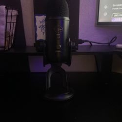 Blue Yeti USB Microphone (Blackout)