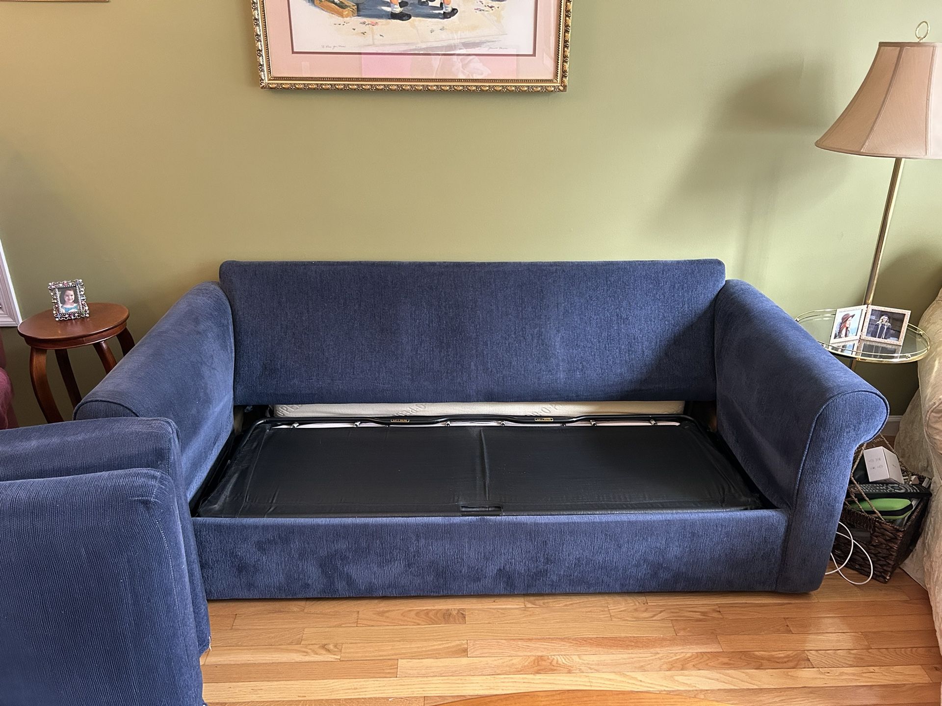 Blue Couch With Pullout Queen Mattress for Sale in Bay Shore, NY OfferUp