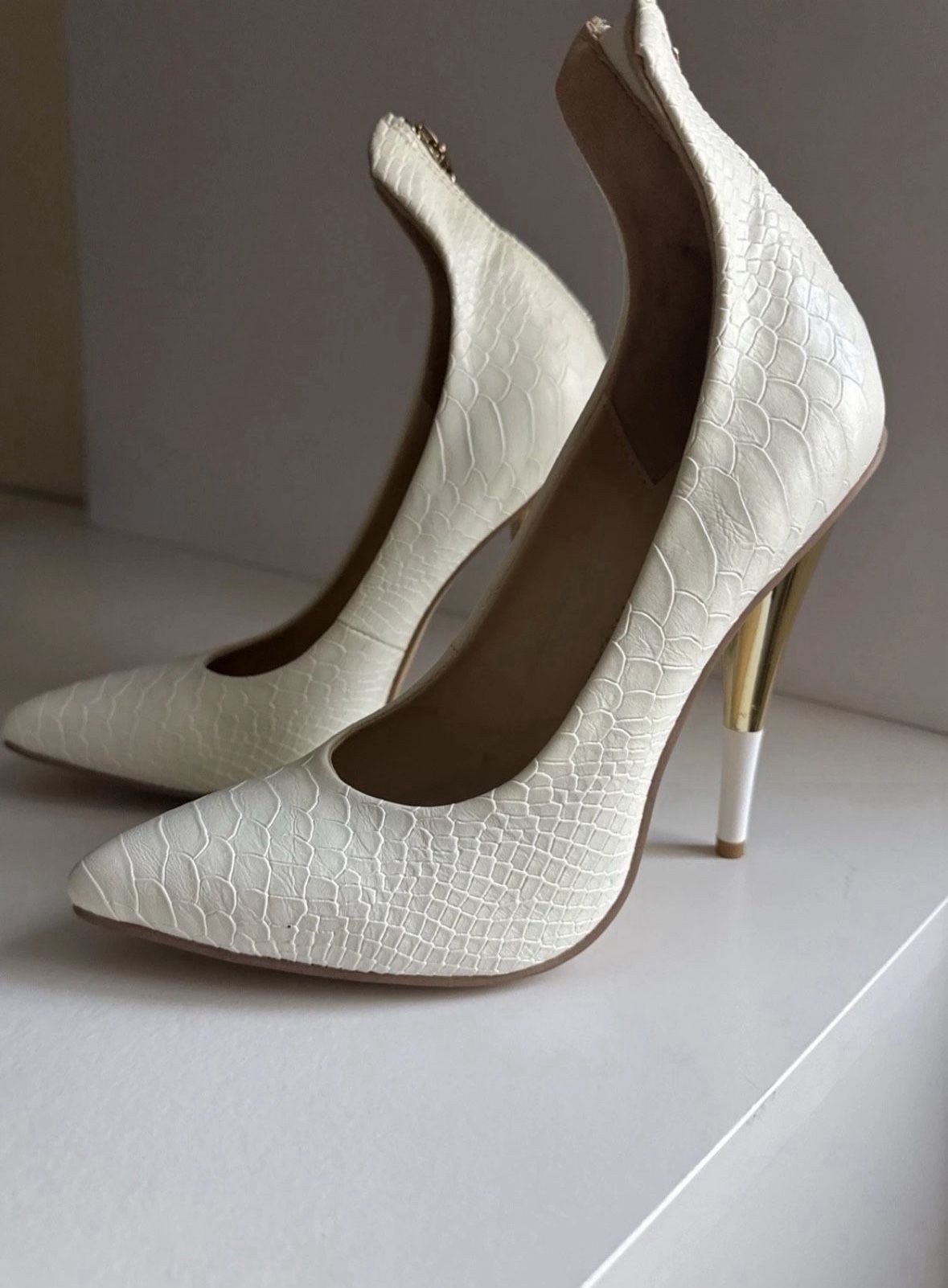 Giuseppe Zanotti Metallic Gold Sling Back Peep Toe Heels New