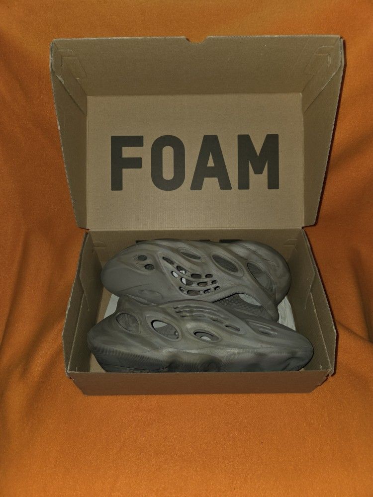 Adidas Yezzy Foam RNR Size 11