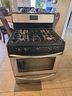 FRIGIDAIRE Gas stove,