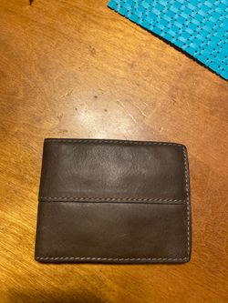 Fossil tri-fold men’s wallet new paid $48.00 for it will take 30.00