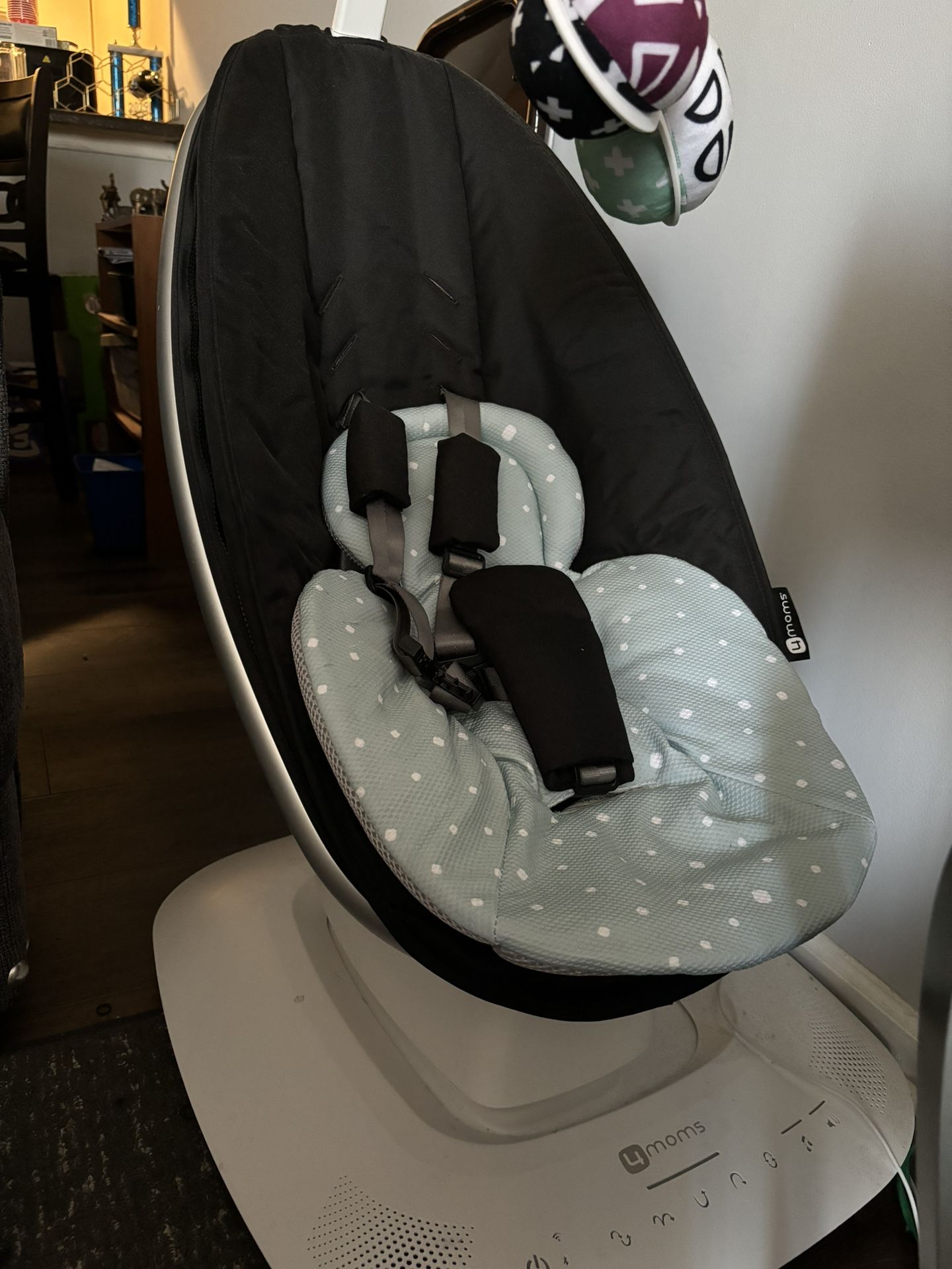 MamaRoo Baby Swing With Bluetooth