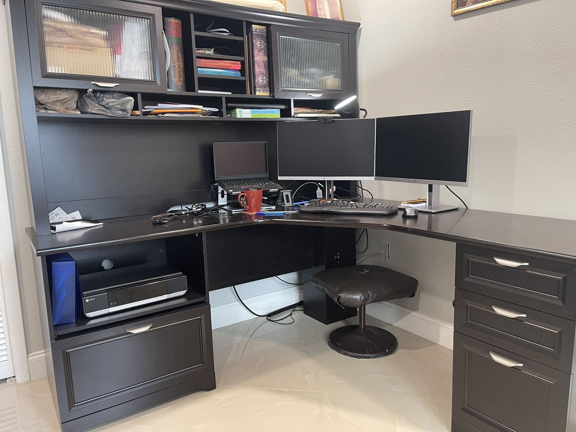 Large Desk With Hutch 