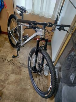 Giant XTC 29" 2 Large Frame  Mountain Bike