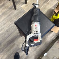 Porter Cable Saw  -corded 