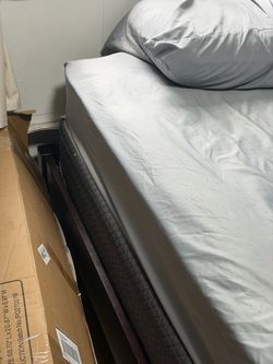 Full size bed