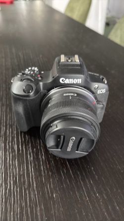 Canon EOS R100