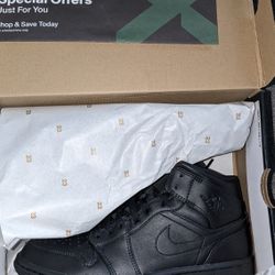 New Jordan 1 Mid Black 