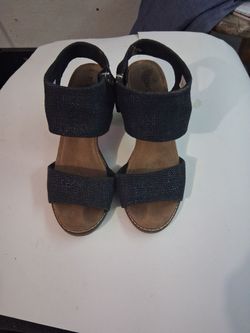 Woman's shoes