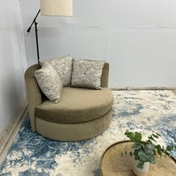 Jonathan Louis Swivel Chair