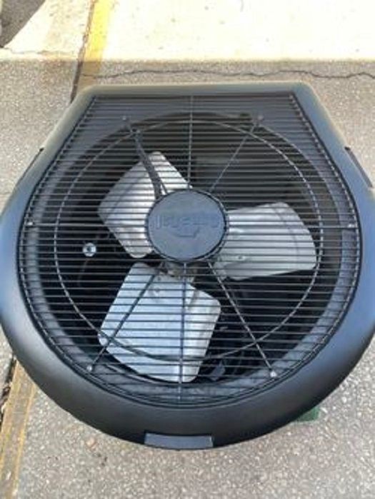 Pre-owned Tropical Pool heat pump-