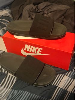Cool Nike slides it could be yours for the price of 35 only pick up!!