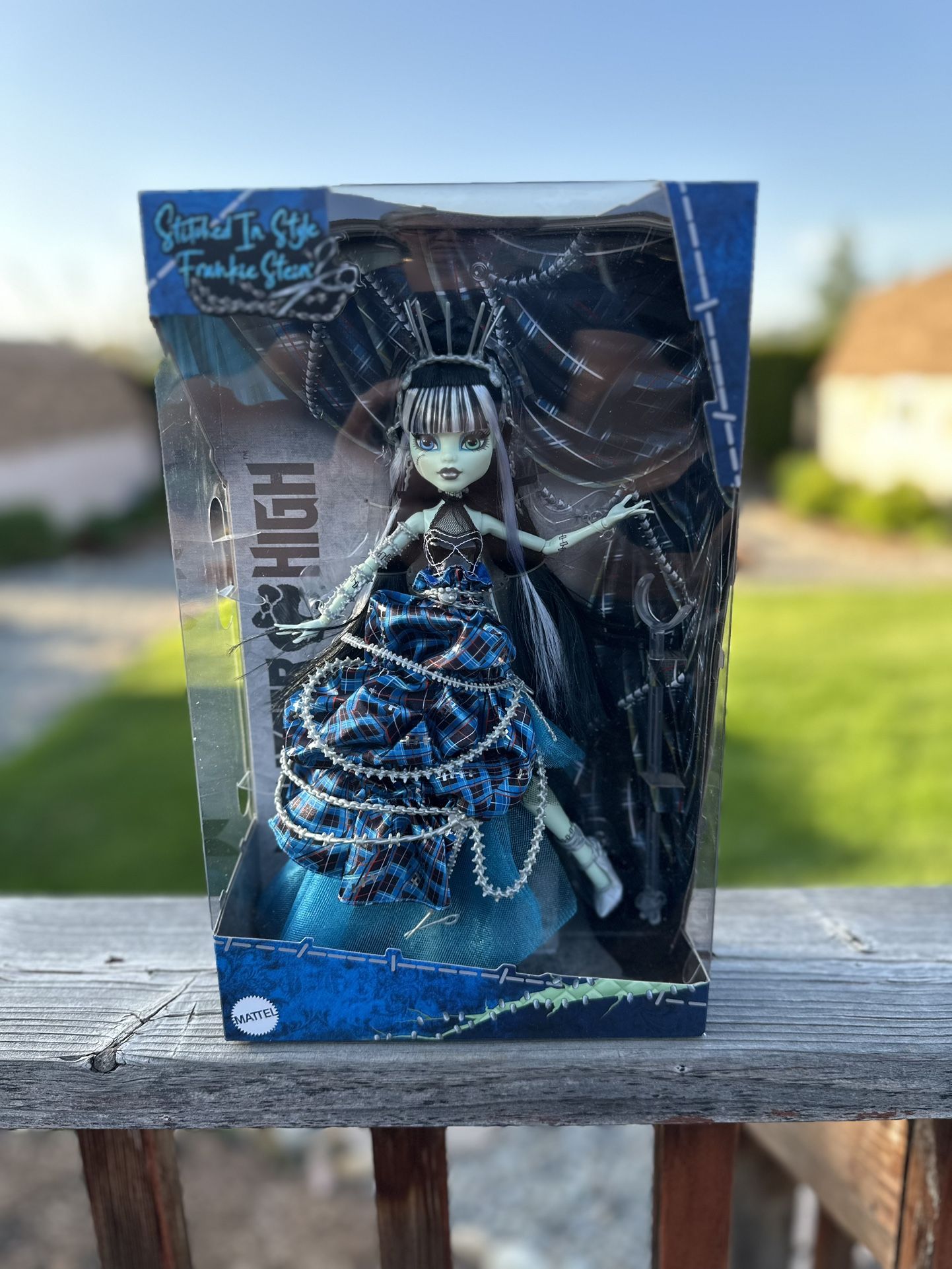 Monster High Frankie Stein Doll Original Sculpt Stitched in Style Collector Doll