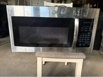 Free $0 this is a GE range top microwave, I am doing a construction in my house and will not be in need, inbox me if interested