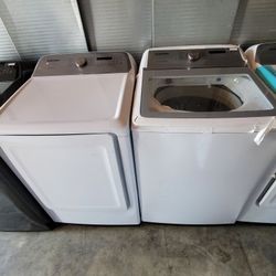 New Open Box Samsung Large Capacity 5.0cu Ft Top Load Washer And Gas Dryer Set 