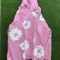 Selling my Vally Chains Hoodie in Size Large, a standout streetwear piece built with insane quality materials and a strong heavyweight feel.  This hoo