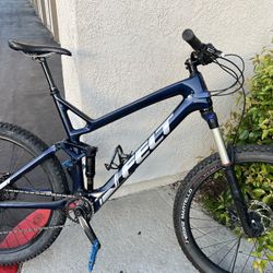 2019 Felt Decree Carbon Bike. 