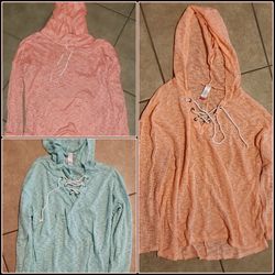 X3 LIKE NEW LIGHTWEIGHT CORAL MINT GREEN AQUA PULLOVER NO BOUNDARIES KNIT LACE UP HOODED SWEATER LONG SLEEVED SHIRT BUNDLE WOMEN'S SIZE LARGE LG