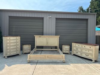 Hooker Furniture Bedroom Set (DELIVERY AVAILABLE)