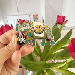 Hard Rock Cafe Vintage Scotland Edinburgh Elephant Pin Limited Edition