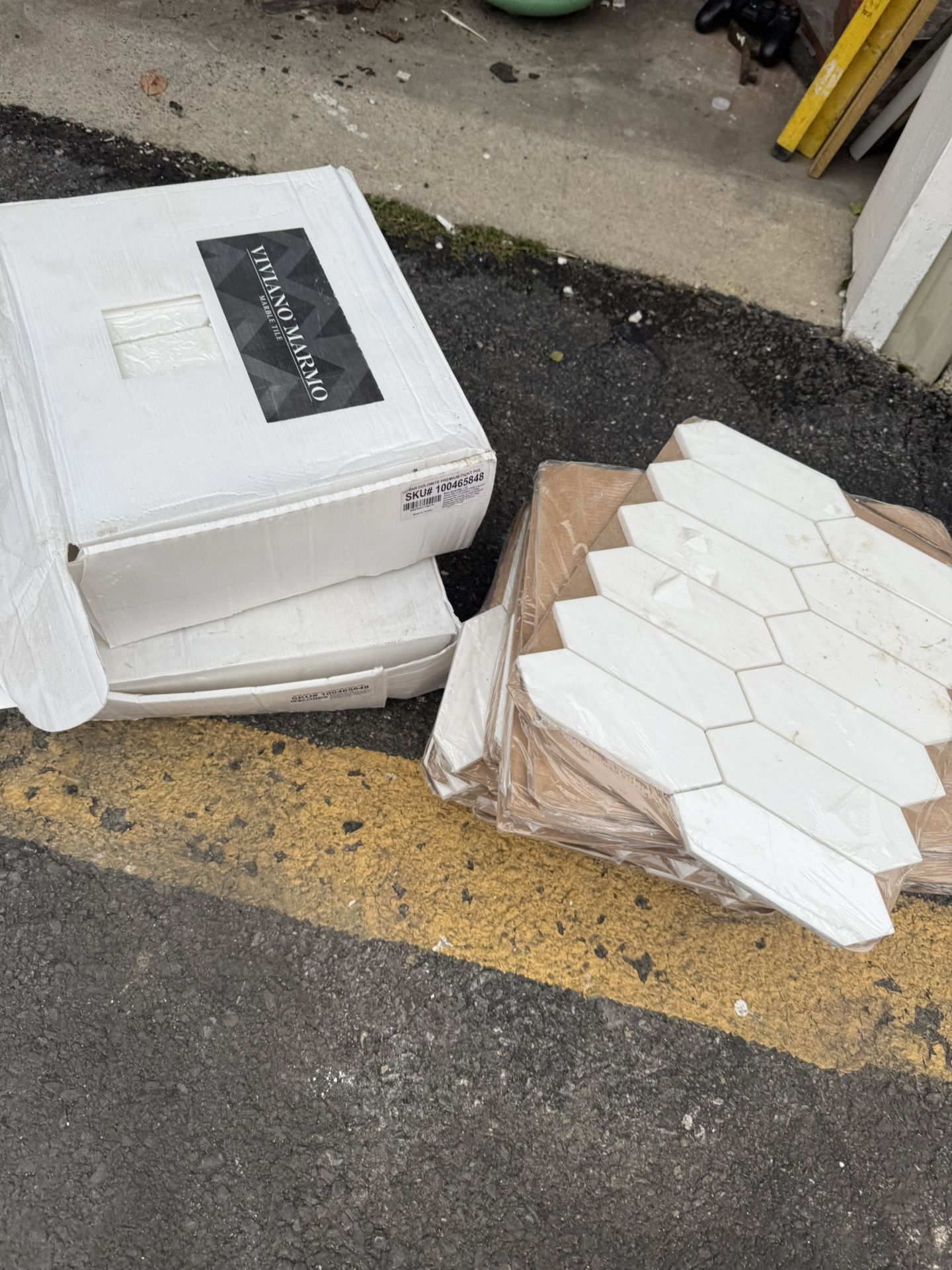 VIVIANO DOLOMITE PREMIUM PICKET POLISHED MARBLE 11inc X 12inch   40pc in total (4box)