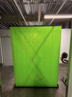 Large Collapsible Green Screen (7 ft height)