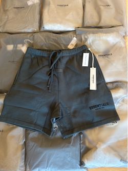 Black Essentials shorts