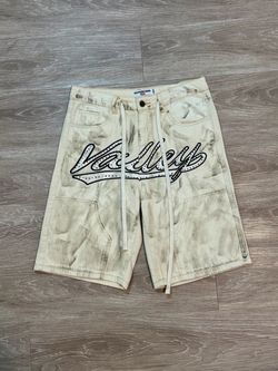 📌SHORT VALLEY WHITE SIZE 32 available📌
