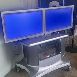 32" Monitors With Stand