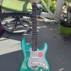 Squier Bullet Stratocaster - Limited Edition Finish