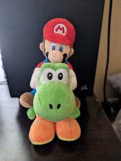 Super Mario 9-inch Yoshi plush toy