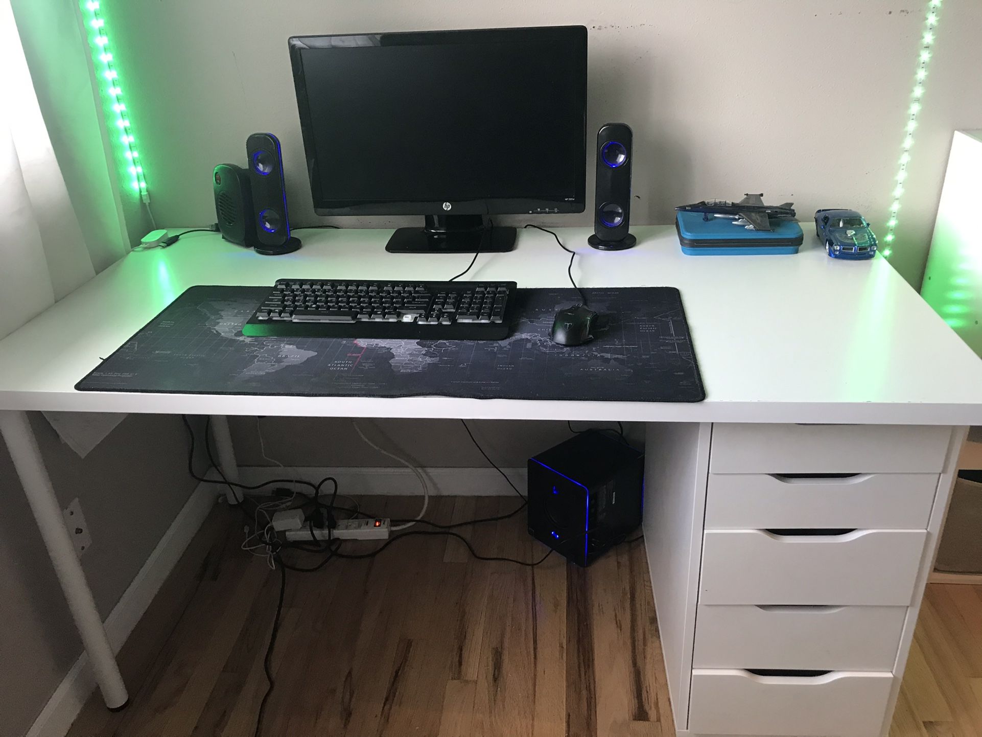 White Modern Desk