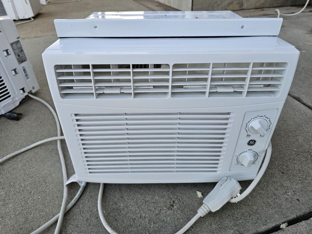 Window AC Unit
