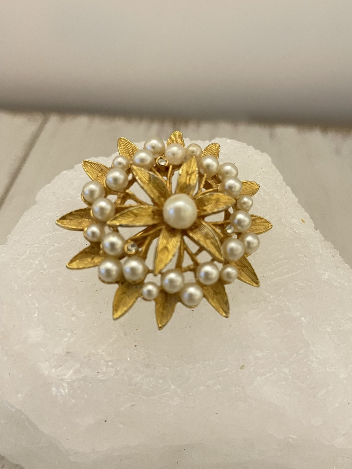 Gold Tone Brooch