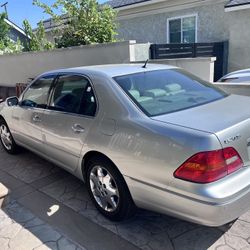 2000 Lexus LS430