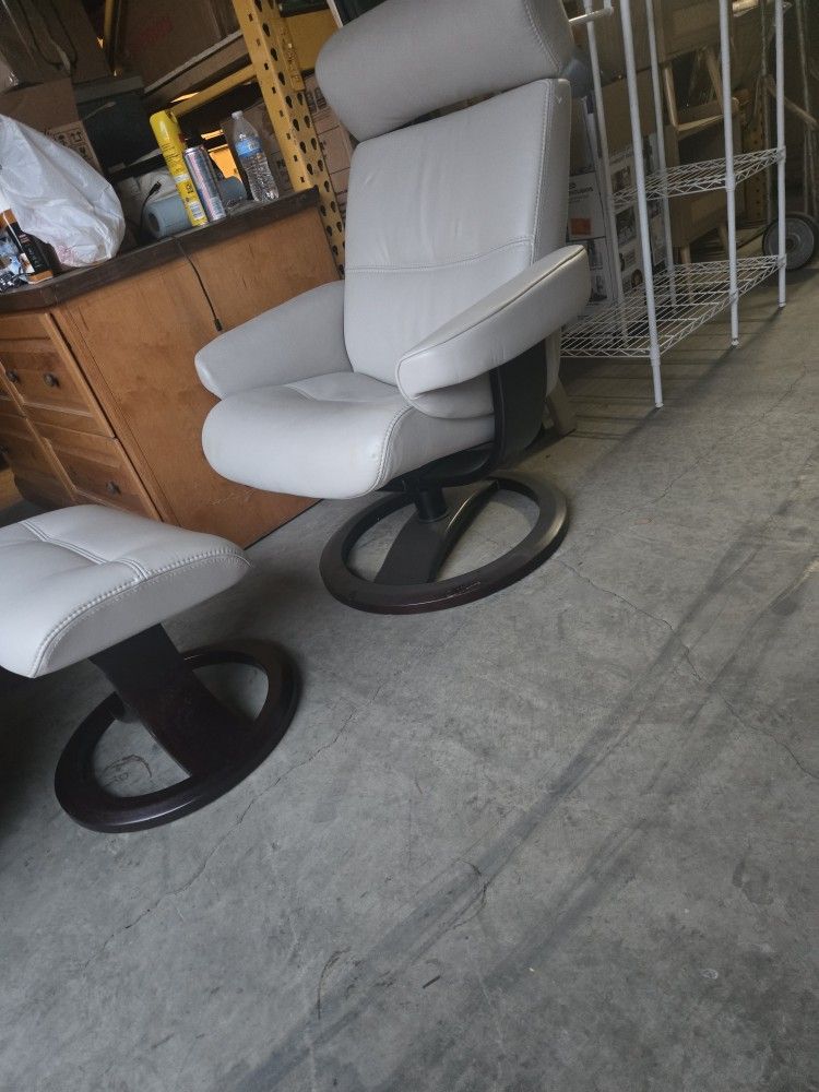 Leather Recliner With Ottoman