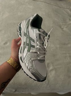 ASICS gel kayano 14 size 11