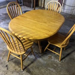 Free dining table