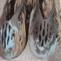 Men's Adidas Yeezy Foam Runners Sz 8 Without Box