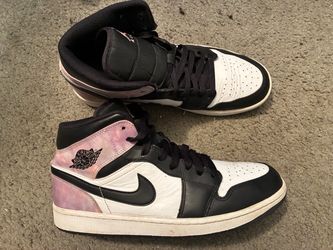 Jordan 1s size 10.5