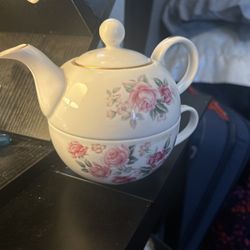 The Fairmont  Empress Fine Bone China Tea For One Pink Roses Set