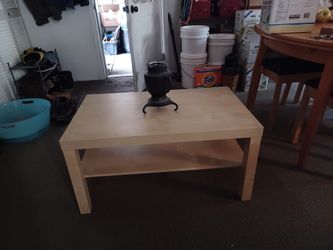 like new coffee table 36x22x18