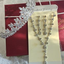 Tiara and Necklace Set