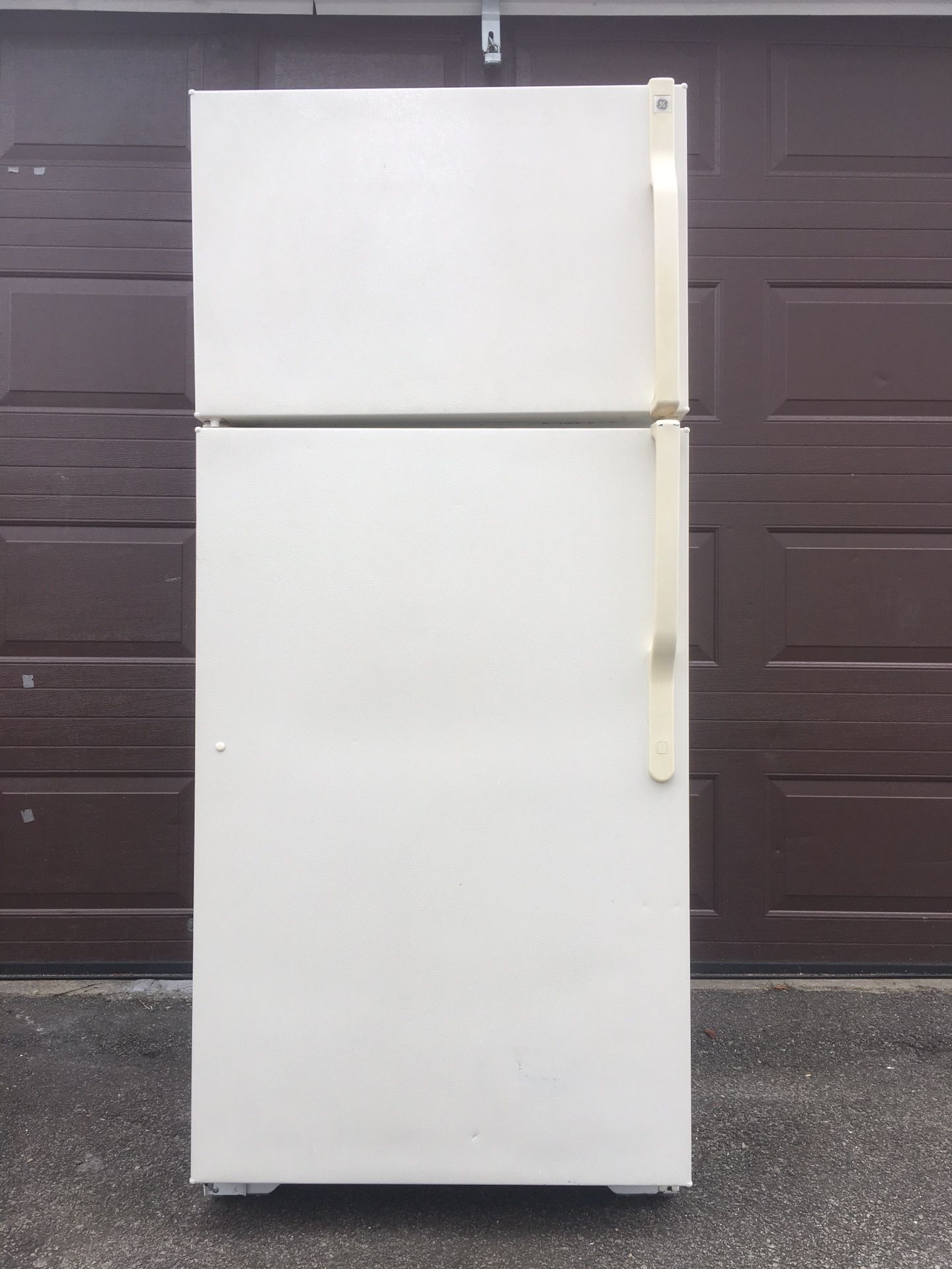 Clean Kenmore Refrigerator- Great Condition!