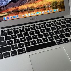 Apple MacBook Air 11” 1.8ghz i7 2011