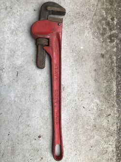 24” heavy duty cast iron pipe wrench
