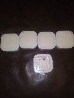 Ear Buds / Headphones (8 Pairs)