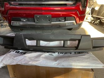 2004 Chevrolet Colorado Front Lower Bumper Cover GM1000723 AFTERMARKET